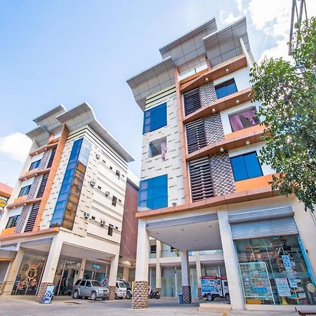 Oyo 443 Maria Cristina Arcade Suites Cebu Eksteriør billede