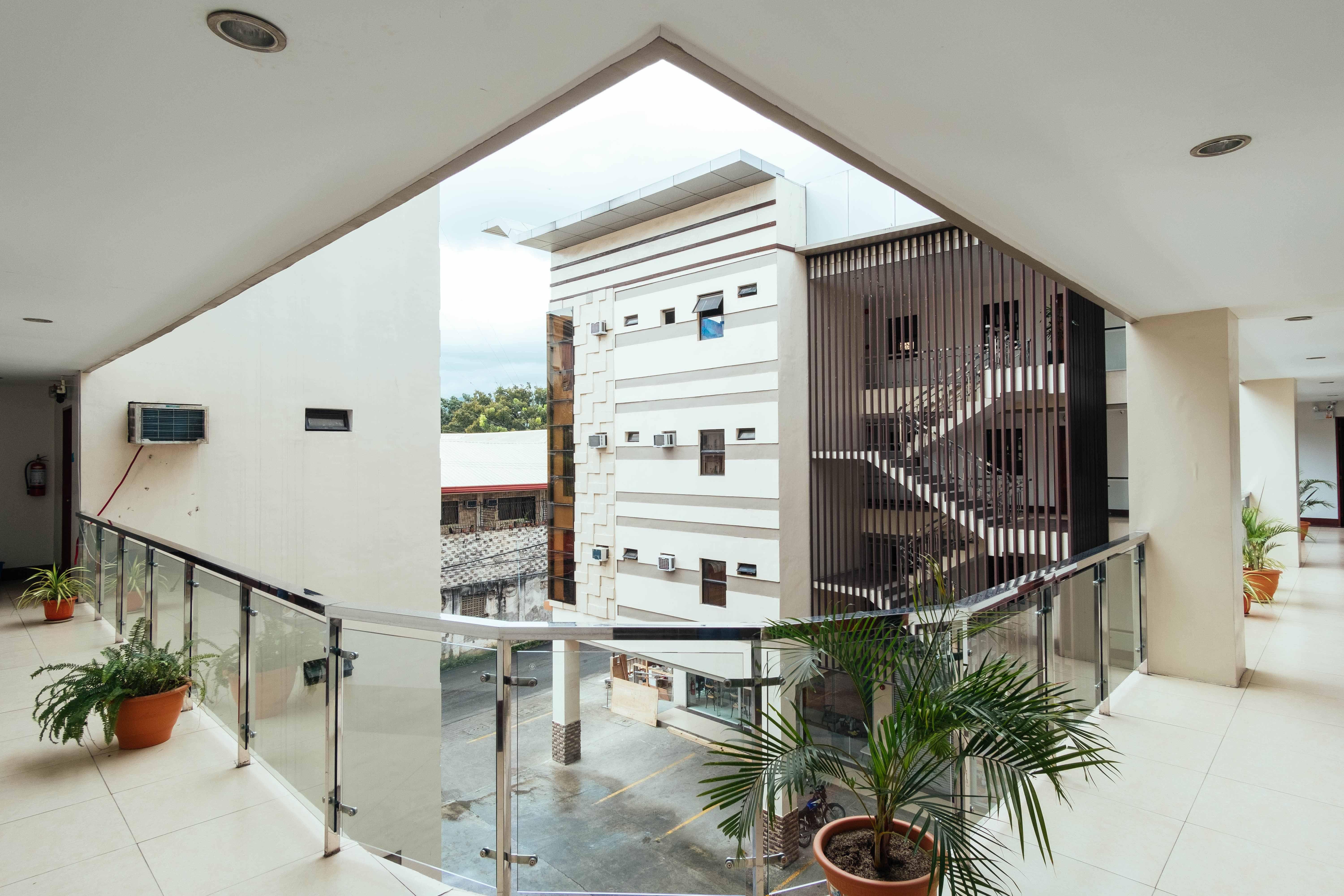 Oyo 443 Maria Cristina Arcade Suites Cebu Eksteriør billede